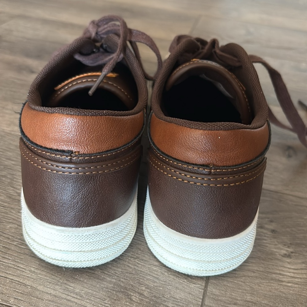Levi’s brown casual dress sneakers - Picture 9 of 9